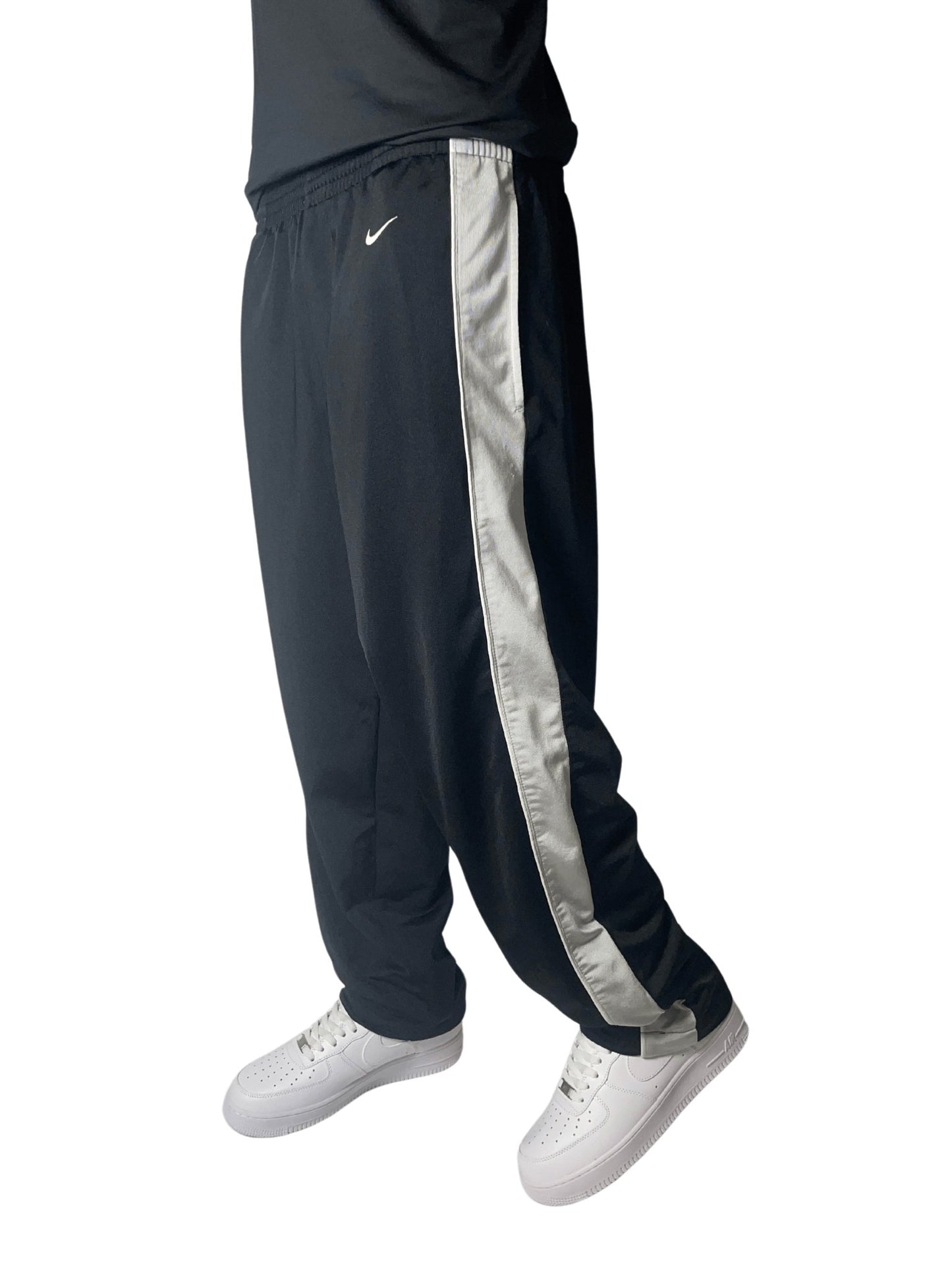 Nike Trackpants (M) - Classic Charms