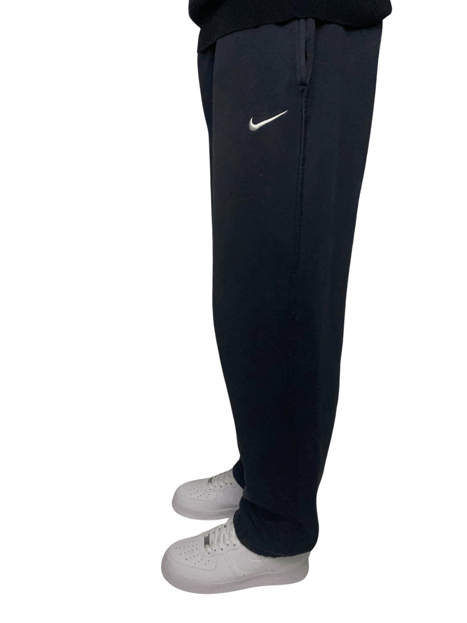 Nike Trackpants (L) - Classic Charms