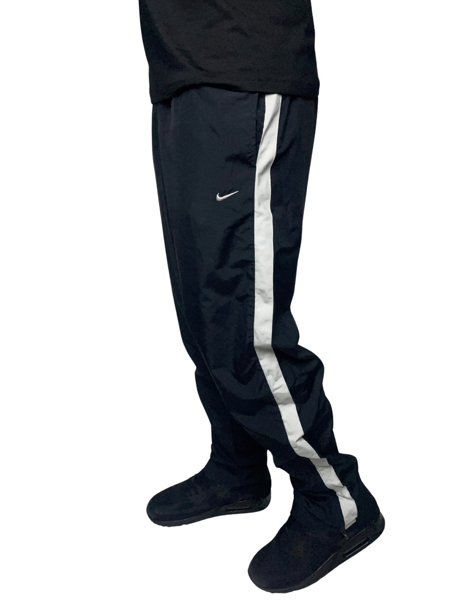 Nike Trackpants (M) - Classic Charms