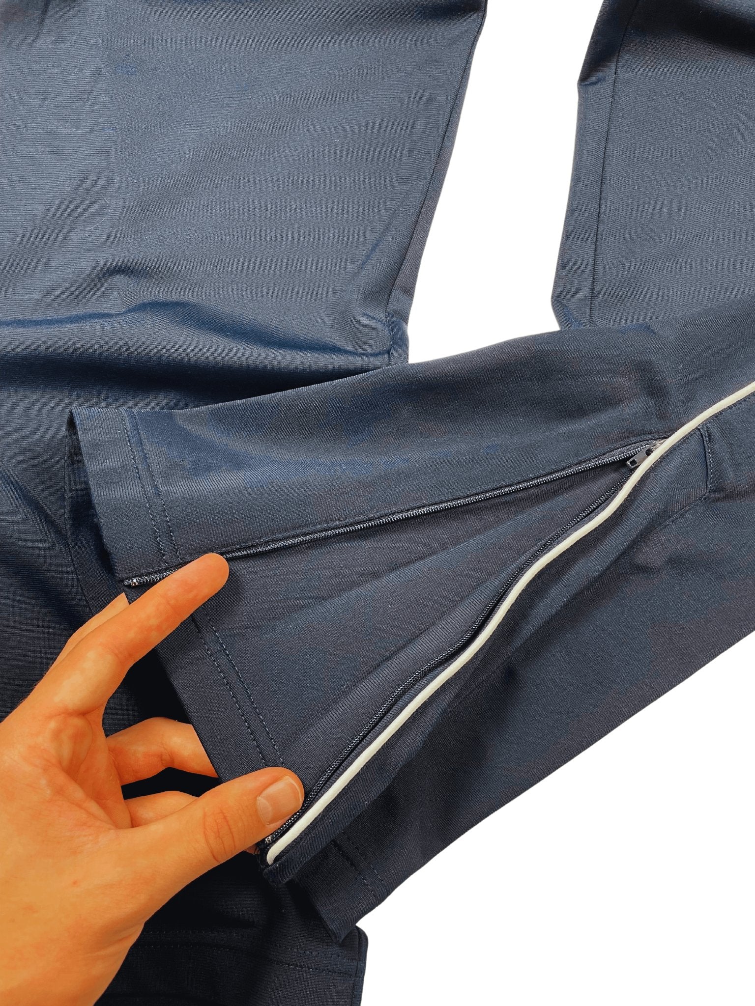 Nike Trackpants (M) - Classic Charms